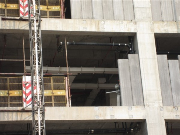 正施工中的酒店輕質隔墻板案_輕質隔墻板生產線設備_輕質隔墻板設備-湖北博悅佳實業有限公司